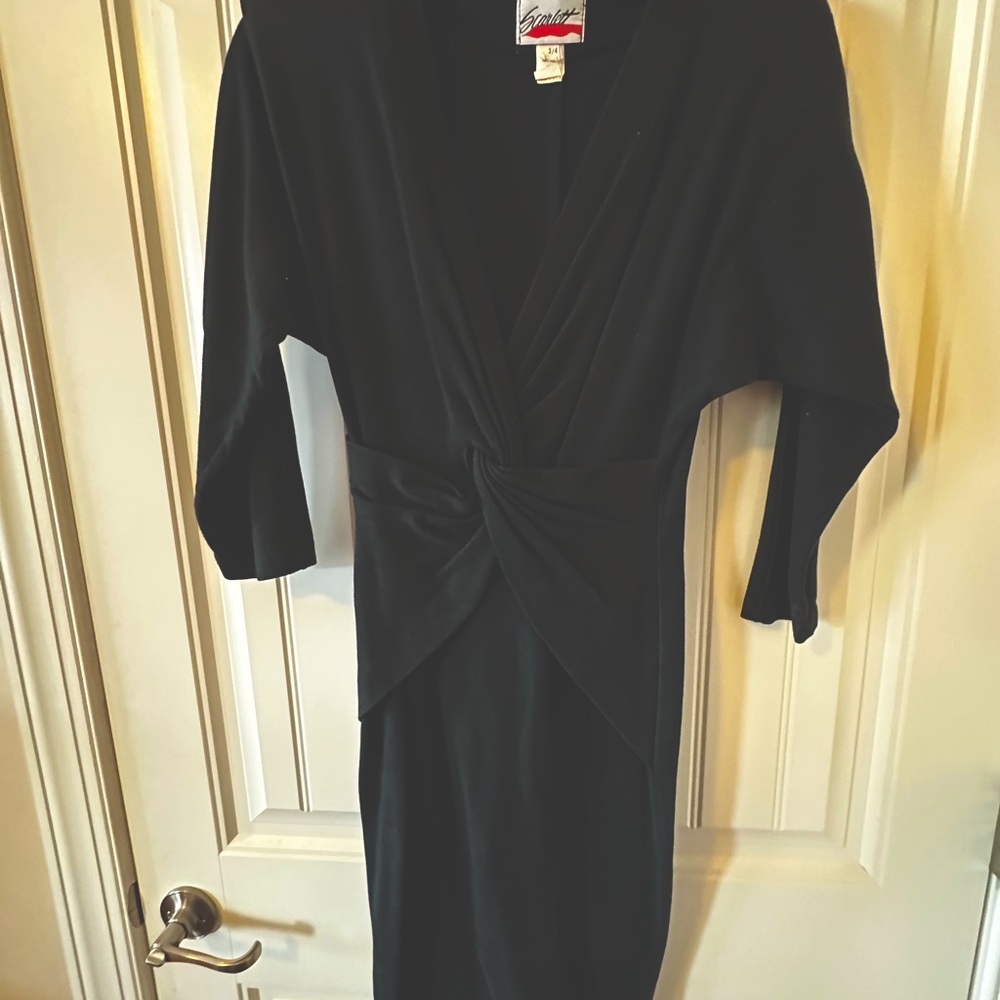 100% cotton 3/4 length sleeve v neck twisted front